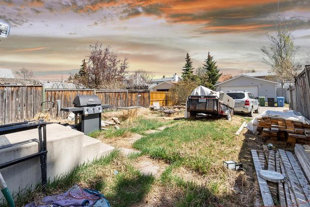 88 Millcrest Way Sw, House detached with 4 bedrooms, 2 bathrooms and 2 parking in Calgary AB | Image 30