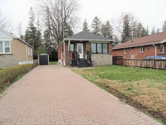 135 Glenshephard Dr, House detached with 3 bedrooms, 2 bathrooms and 4 parking in Toronto ON | Image 12