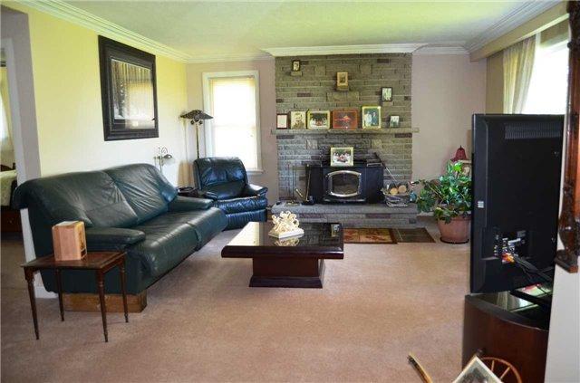 4045 Highway 35, House detached with 3 bedrooms, 2 bathrooms and 5 parking in Kawartha Lakes ON | Image 11