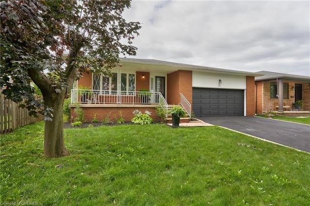311 Ulric Crescent, House detached with 5 bedrooms, 2 bathrooms and 6 parking in Oakville ON | Image 1