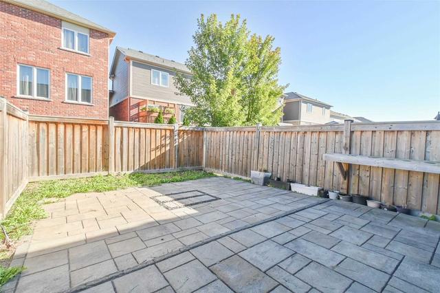 142 Iribelle Ave, House attached with 3 bedrooms, 3 bathrooms and 2 parking in Oshawa ON | Image 7