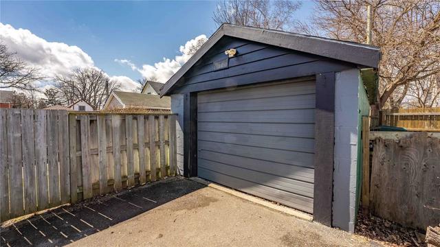 127 Superior St, House detached with 2 bedrooms, 1 bathrooms and 4 parking in Brantford ON | Image 4