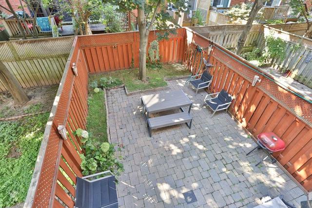 179e Degrassi Ave, House semidetached with 3 bedrooms, 3 bathrooms and 2 parking in Toronto ON | Image 9