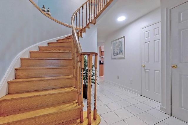 34 Galbraith Cres, House detached with 4 bedrooms, 3 bathrooms and 6 parking in Markham ON | Image 12