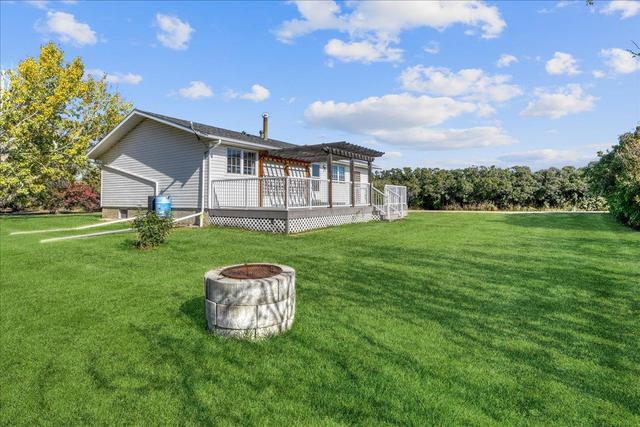 245057 Highway 901, House detached with 4 bedrooms, 2 bathrooms and null parking in Wheatland County AB | Image 2