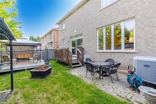2240 Devonshire Crescent, House detached with 4 bedrooms, 2 bathrooms and 6 parking in Oakville ON | Image 44
