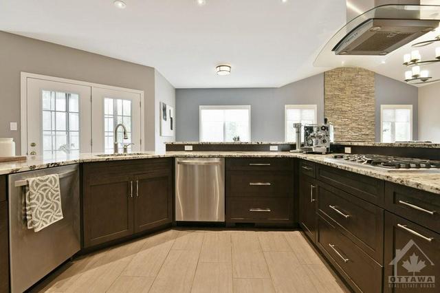 177 Glenncastle Drive, House detached with 5 bedrooms, 3 bathrooms and 6 parking in Ottawa ON | Image 9