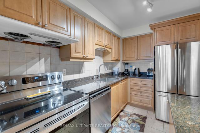 32 - 32 Farm Green Way, Townhouse with 3 bedrooms, 3 bathrooms and 2 parking in Toronto ON | Image 6