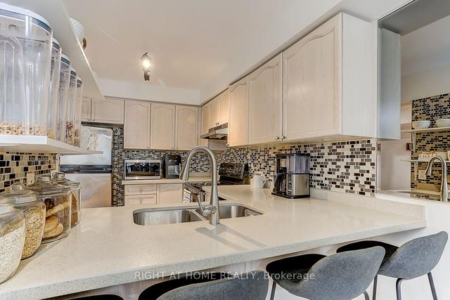 16 Pat Brooks Terr, Townhouse with 3 bedrooms, 4 bathrooms and 2 parking in Toronto ON | Image 8