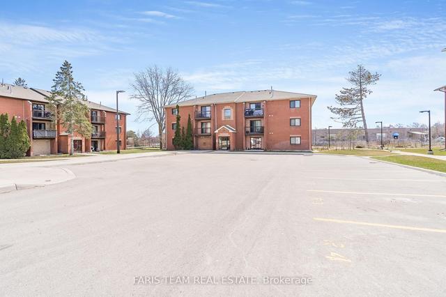 f2 - 171 Edgehill Dr, Condo with 2 bedrooms, 1 bathrooms and 1 parking in Barrie ON | Image 11