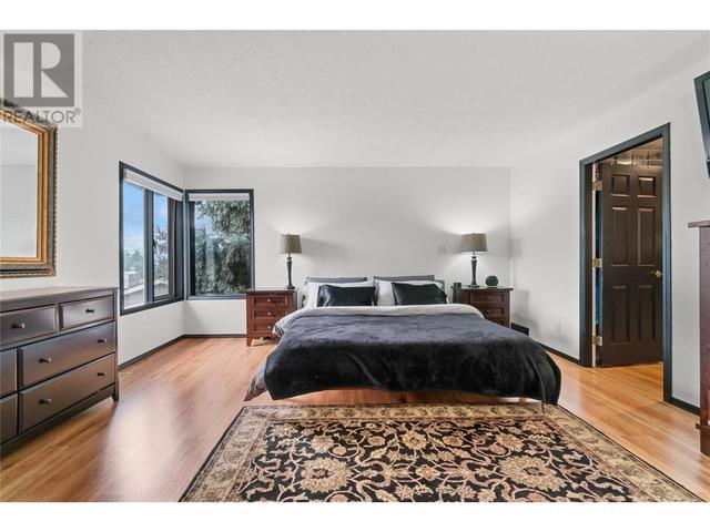 988 Monashee Place, House detached with 6 bedrooms, 3 bathrooms and 4 parking in Kelowna BC | Image 23
