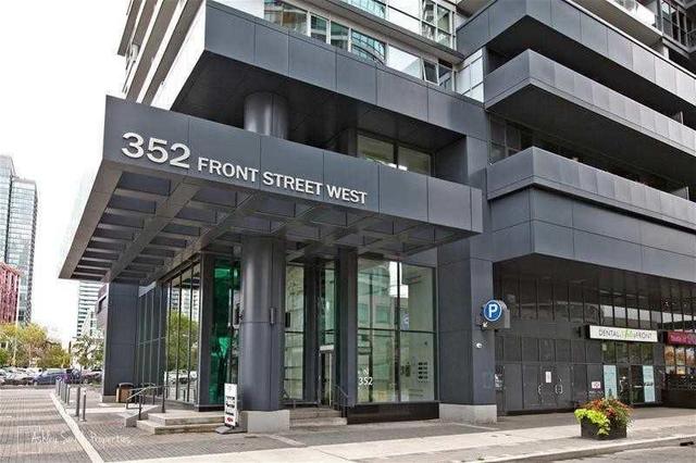 505 - 352 Front St W, Condo with 2 bedrooms, 1 bathrooms and null parking in Toronto ON | Image 3