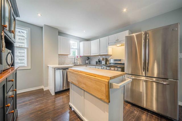 41 Brighton Ave N, House detached with 4 bedrooms, 1 bathrooms and 3 parking in Brantford ON | Image 2