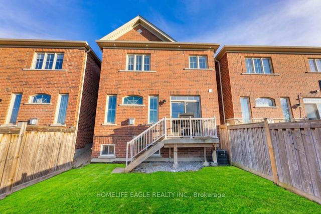 71 Betony Dr, House attached with 3 bedrooms, 4 bathrooms and 4 parking in Richmond Hill ON | Image 15