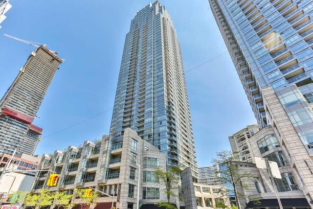 405 - 2191 Yonge St, Condo with 2 bedrooms, 2 bathrooms and 1 parking in Toronto ON | Image 1