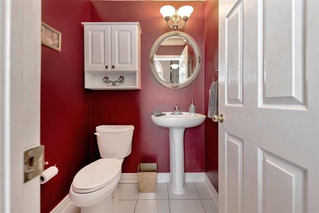 15 Richwood St, House detached with 3 bedrooms, 4 bathrooms and 4 parking in Toronto ON | Image 6