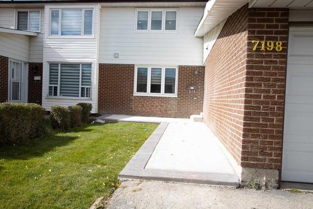 7198 Delmonte Cres, House semidetached with 3 bedrooms, 3 bathrooms and 5 parking in Mississauga ON | Image 12