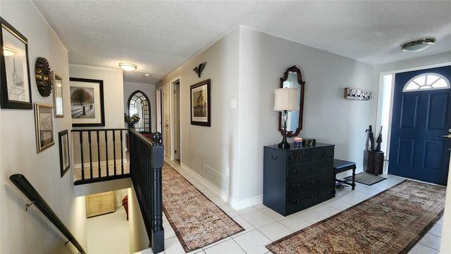 518 Leacock Dr, House detached with 3 bedrooms, 3 bathrooms and 4 parking in Barrie ON | Image 3