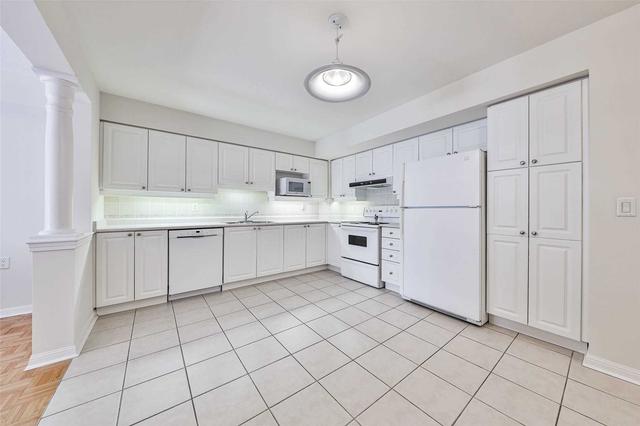 308 - 2500 Rutherford Rd W, Condo with 2 bedrooms, 2 bathrooms and 1 parking in Vaughan ON | Image 3