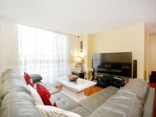 1906 - 21 Knightsbridge Rd, Condo with 2 bedrooms, 1 bathrooms and 1 parking in Brampton ON | Image 10