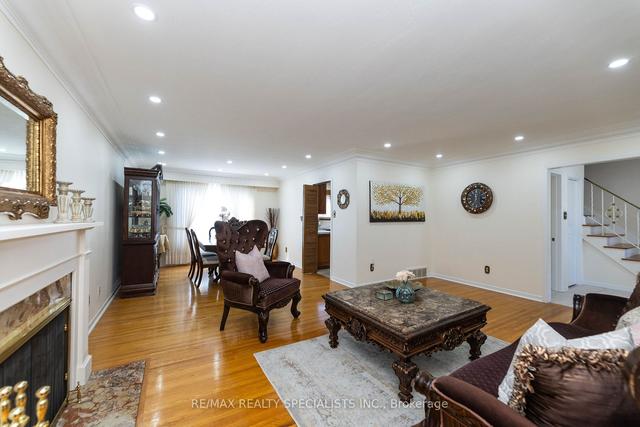 73 Thomson Dr, House detached with 4 bedrooms, 3 bathrooms and 6 parking in Hamilton ON | Image 34