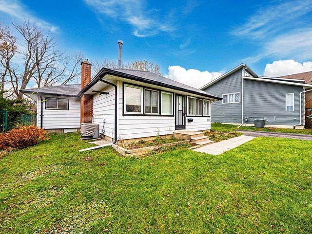 206 Bayview Ave, House detached with 4 bedrooms, 1 bathrooms and 4 parking in Georgina ON | Card Image