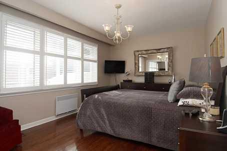 14 Norby Cres, House detached with 3 bedrooms, 2 bathrooms and 2 parking in Toronto ON | Image 4