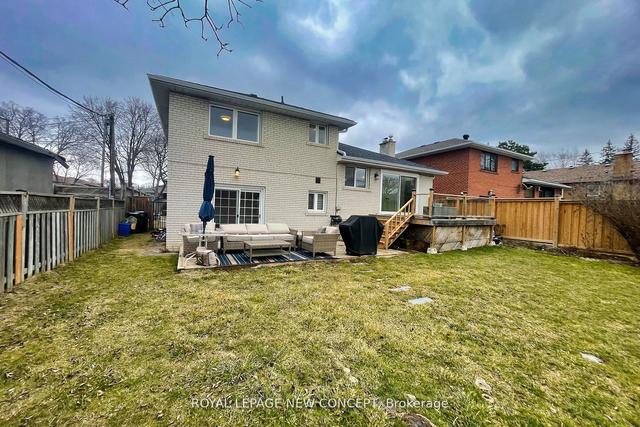 66 Stapleton Dr, House detached with 3 bedrooms, 2 bathrooms and 3 parking in Toronto ON | Image 31