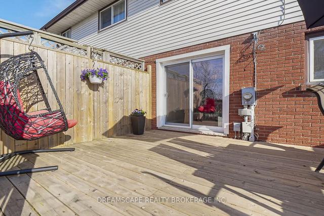 83 Woodrow Cres, House semidetached with 3 bedrooms, 2 bathrooms and 3 parking in London ON | Image 25