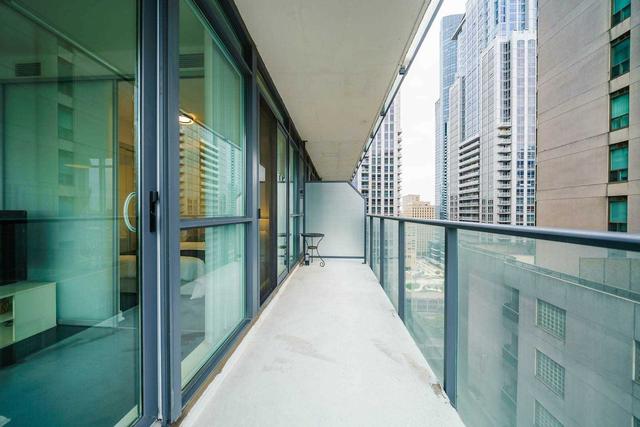 1910 - 770 Bay St, Condo with 2 bedrooms, 2 bathrooms and 1 parking in Toronto ON | Image 22
