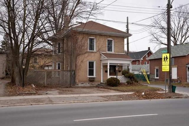 781 Water St, House detached with 3 bedrooms, 2 bathrooms and 2 parking in Peterborough ON | Image 1