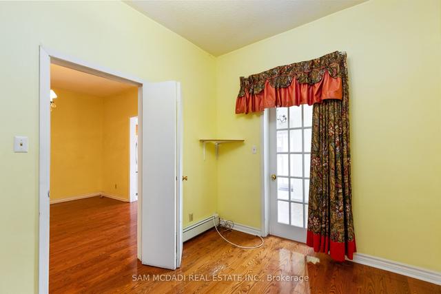238a Bathurst St, House attached with 3 bedrooms, 2 bathrooms and 2 parking in Toronto ON | Image 8