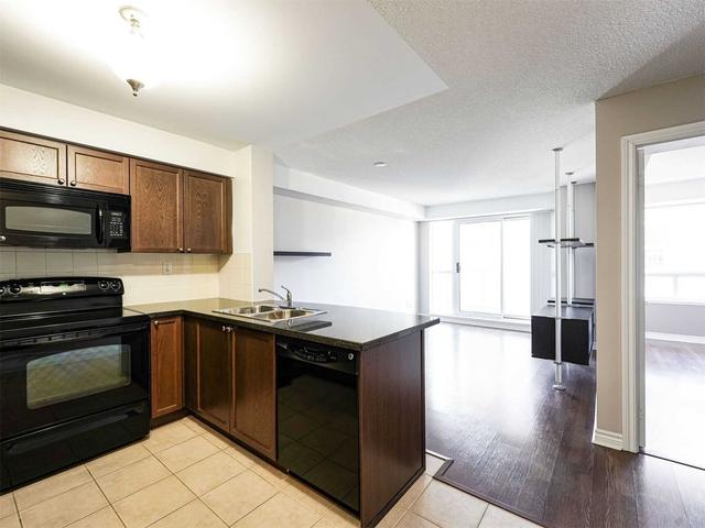 1504 - 5 Michael Power Pl, Condo with 1 bedrooms, 1 bathrooms and 1 parking in Toronto ON | Image 4