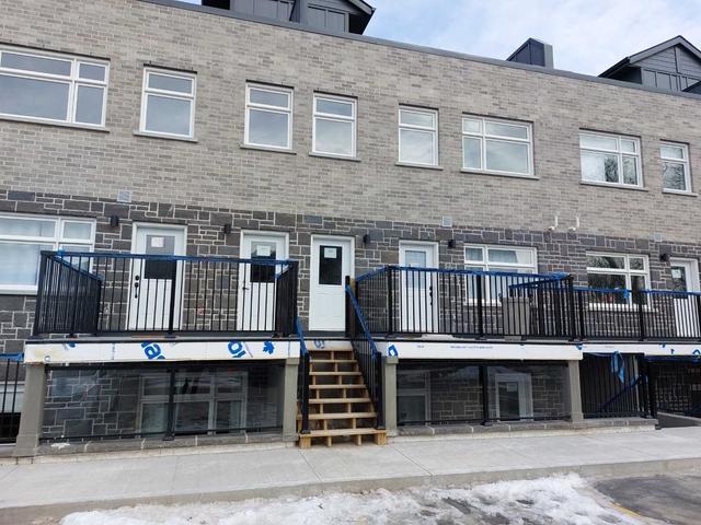 809 Development Dr, Townhouse with 3 bedrooms, 3 bathrooms and 2 parking in Kingston ON | Image 1