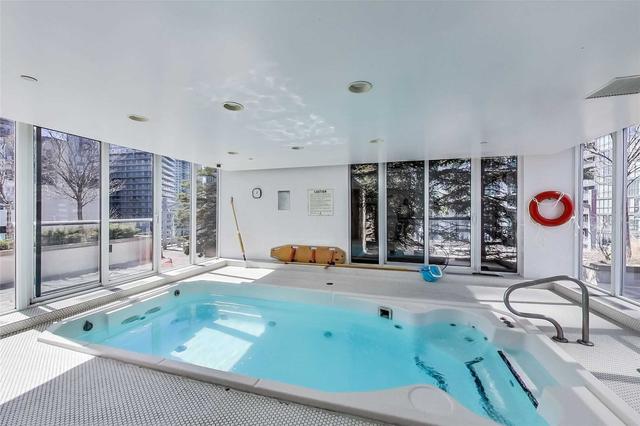 1004 - 270 Wellington St W, Condo with 1 bedrooms, 1 bathrooms and 0 parking in Toronto ON | Image 8