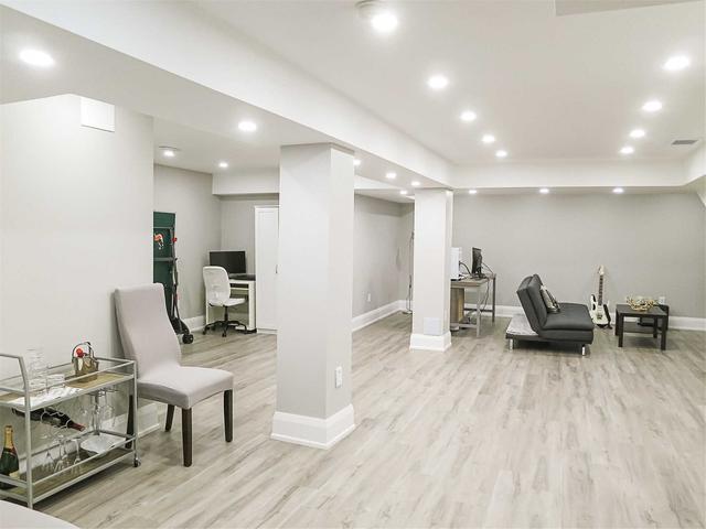 30 Gladstone Ave, House detached with 4 bedrooms, 4 bathrooms and 5 parking in Vaughan ON | Image 11