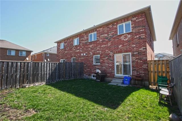 18 Sewells Lane, House semidetached with 3 bedrooms, 3 bathrooms and 2 parking in Brampton ON | Image 11