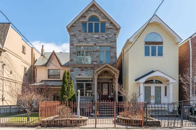 329 Lippincott St, House detached with 4 bedrooms, 4 bathrooms and 2 parking in Toronto ON | Image 1