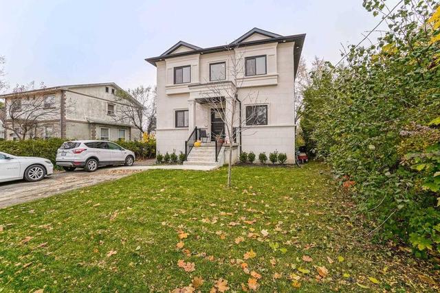 57 Woodward Ave, House detached with 6 bedrooms, 5 bathrooms and 5 parking in Brampton ON | Image 1