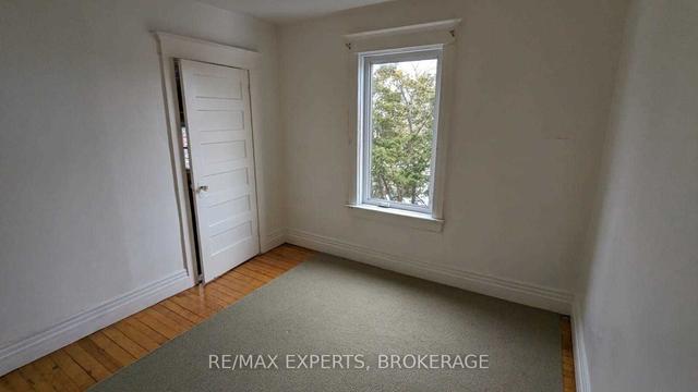 54 Tiffin St, House detached with 2 bedrooms, 2 bathrooms and 5 parking in Barrie ON | Image 27