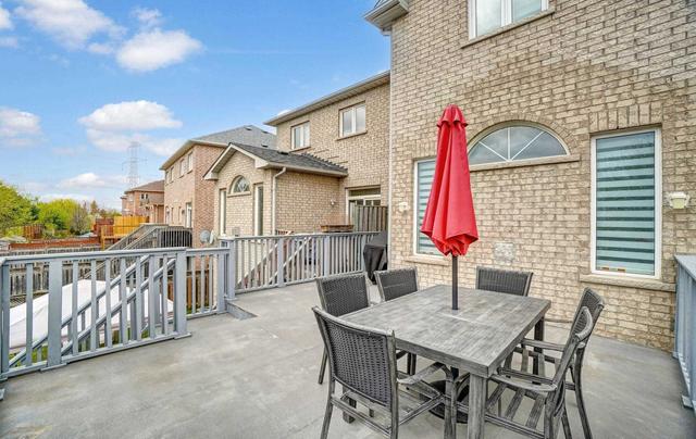 251 Terra Rd, House semidetached with 2 bedrooms, 4 bathrooms and 5 parking in Vaughan ON | Image 13