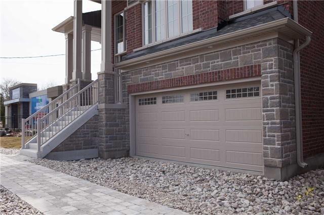 397 Erie Ave, House detached with 4 bedrooms, 3 bathrooms and 4 parking in Brantford ON | Image 3