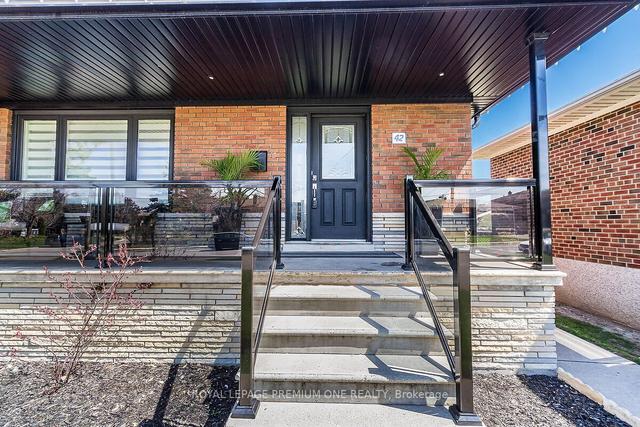 42 Mangrove Rd, House detached with 3 bedrooms, 2 bathrooms and 6 parking in Toronto ON | Image 12