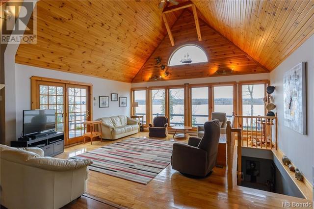 2162 Waterside Drive, House detached with 3 bedrooms, 1 bathrooms and null parking in Cambridge Narrows NB | Image 5