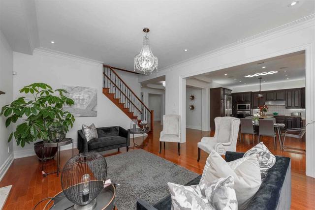 1853 Ivygate Crt, House detached with 4 bedrooms, 6 bathrooms and 9 parking in Mississauga ON | Image 5