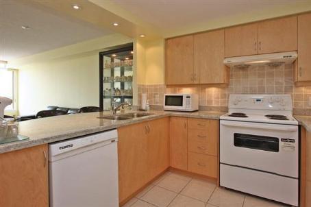 lph11 - 9015 Leslie St, Condo with 2 bedrooms, 2 bathrooms and 2 parking in Richmond Hill ON | Image 7