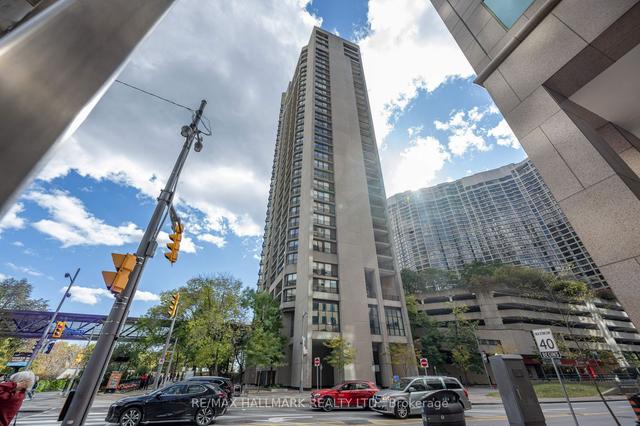 2007 - 33 Harbour Sq, Condo with 1 bedrooms, 2 bathrooms and 1 parking in Toronto ON | Image 11