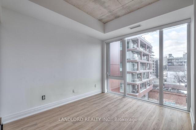 415 - 665 Queen St E, Condo with 2 bedrooms, 2 bathrooms and 1 parking in Toronto ON | Image 4