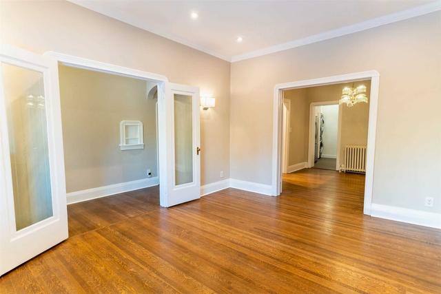 main - 218 Rusholme Rd, House detached with 2 bedrooms, 1 bathrooms and 1 parking in Toronto ON | Image 27