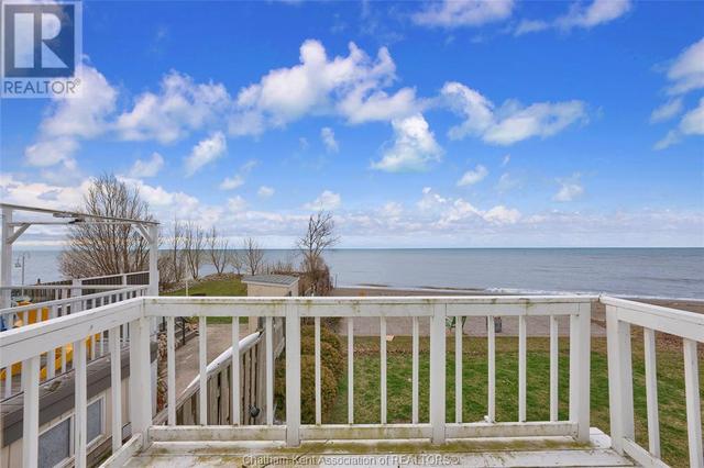 18420 Erie Shore Drive, House detached with 3 bedrooms, 2 bathrooms and null parking in Chatham Kent ON | Image 35